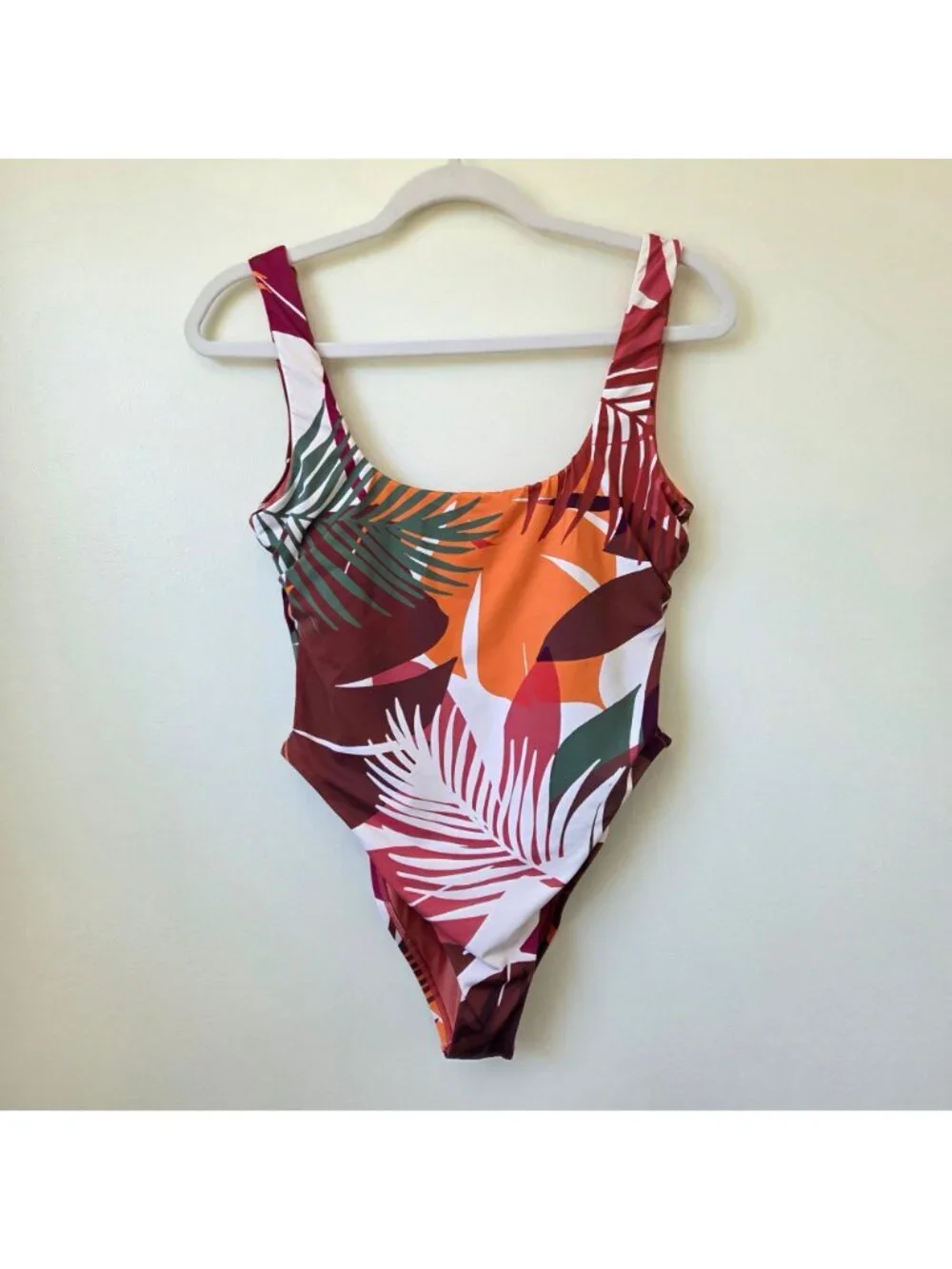 Vitamin A Leah Tropical Print One-Piece Swimsuit Size Large